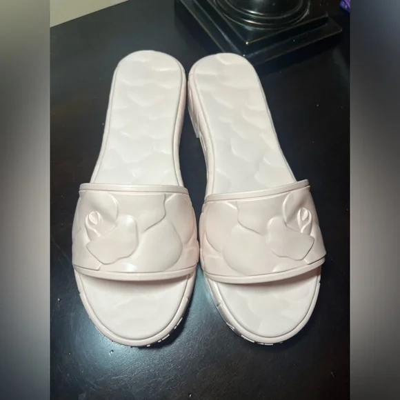 Valentino Garavani Atelier Rose Slide in Rose Quartz - Picture 9 of 11